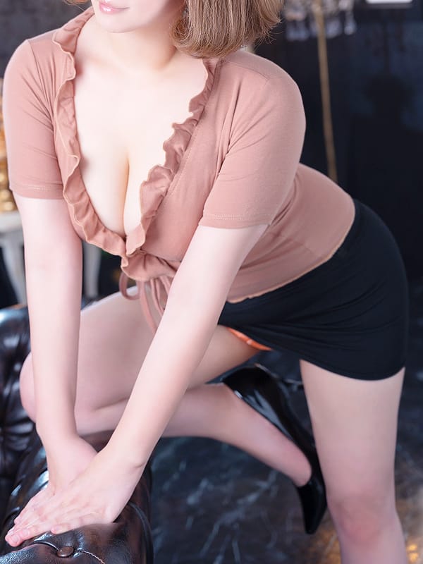 西船橋「Aroma Lounge Rich Gold」誰もが好きな女性らしいスタイルの持ち主【長谷川】ちゃん♡